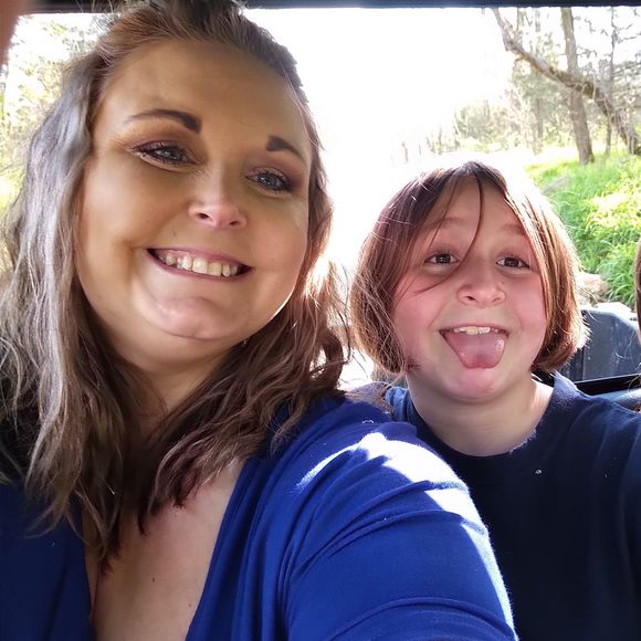 Meet your Posher, Nichole - Picture 1 of 1